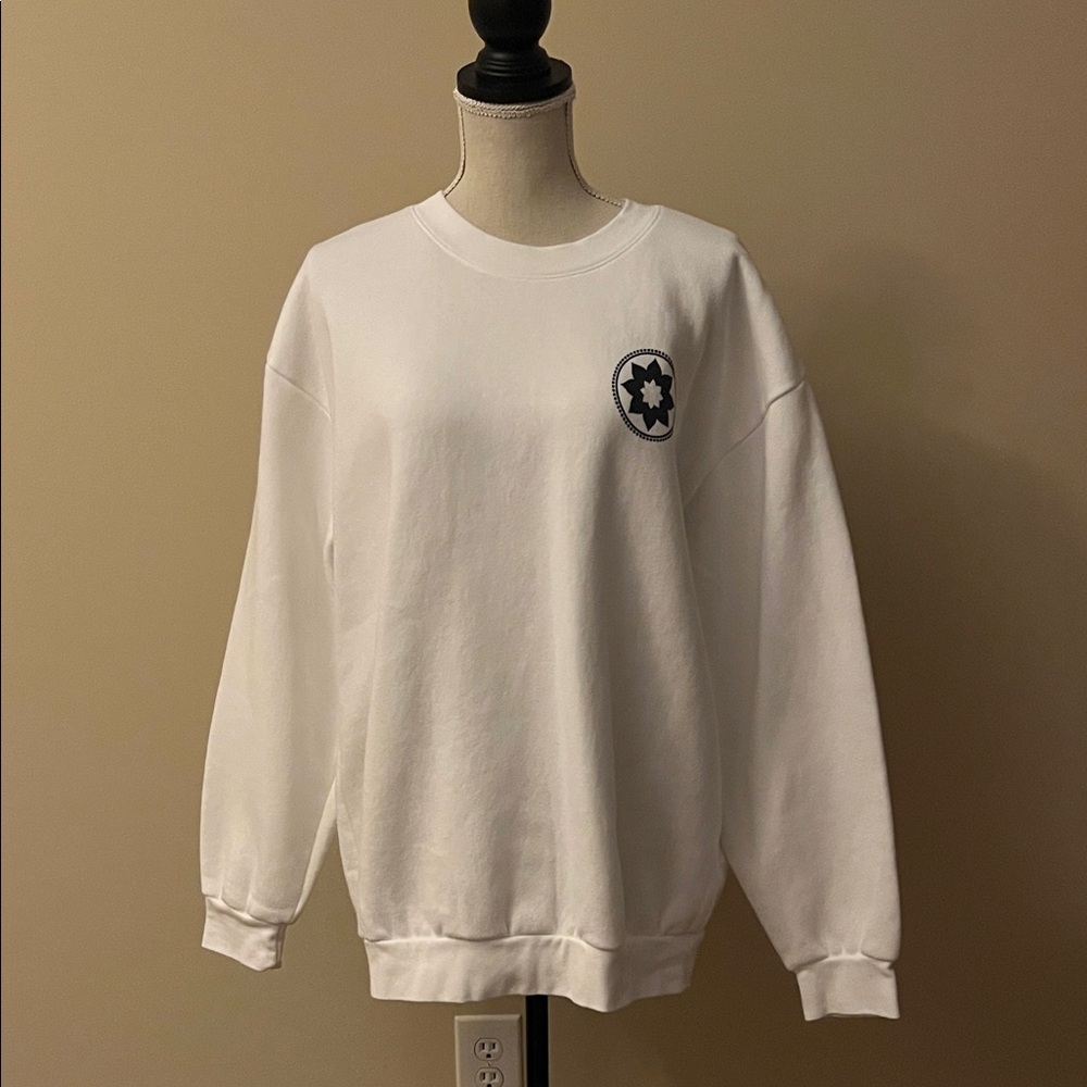 NWOT Club Pilates mandala sweatshirt